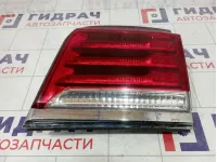 Фонарь задний внутренний правый Lexus LX570 (J200) 81580-60310