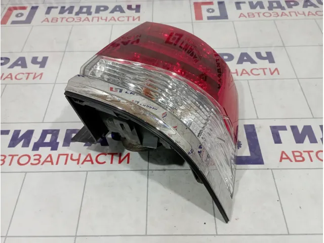 Фонарь задний наружный правый Lexus LX570 (J200) 81551-60B20