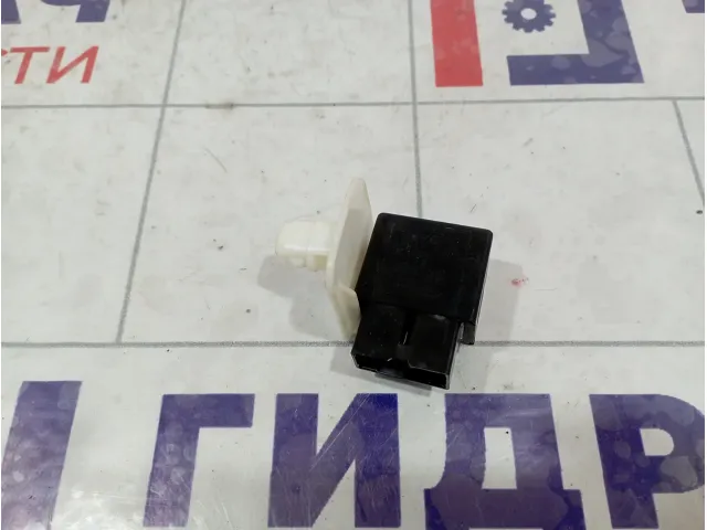 Реле Lexus LX570 (J200) 895A1-47010