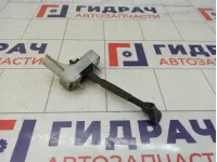 Ограничитель двери передней левой Lexus LX570 (J200) 68620-60110