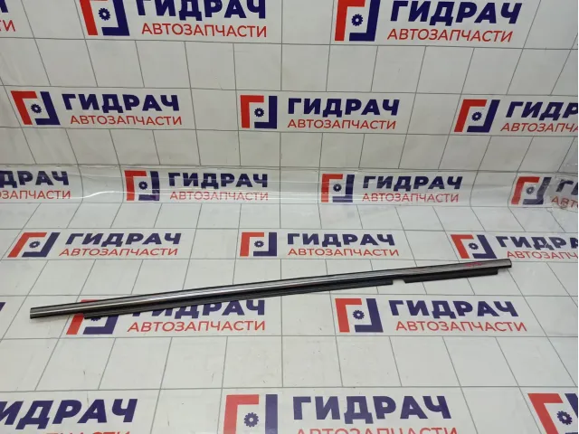 Накладка стекла заднего правого Lexus LX570 (J200) 75730-60070