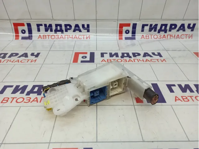 Блок предохранителей Lexus LX570 (J200)