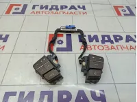 Блок кнопок в рулевое колесо Lexus LX570 (J200)