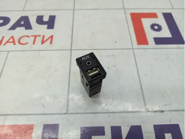 Разъем AUX Lexus LX570 (J200) 86190-60040