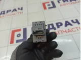 Кнопка обогрева сиденья переднего левого Lexus LX570 (J200) 84751-60130
