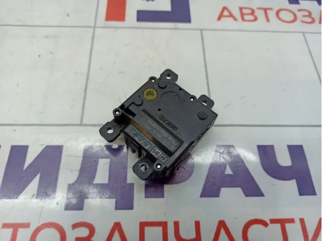 Моторчик заслонки отопителя Lexus LX570 (J200)