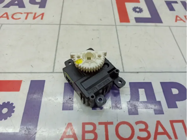 Моторчик заслонки отопителя Lexus LX570 (J200)