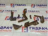 Кронштейн подножки левой Lexus LX570 (J200)