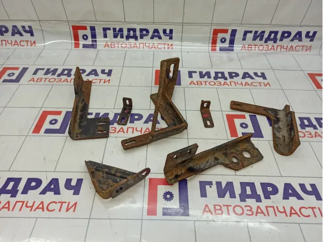 Кронштейн подножки левой Lexus LX570 (J200)