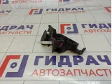 Кронштейн заднего бампера левый Lexus LX570 (J200) 52563-60100