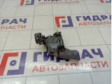 Кронштейн заднего бампера левый Lexus LX570 (J200) 52563-60100