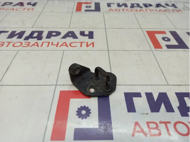 Ответная часть замка багажника правая Lexus LX570 (J200) 69450-60040