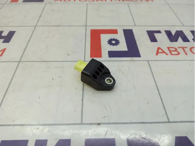 Датчик AIR BAG Lexus LX570 (J200) 89833-60060