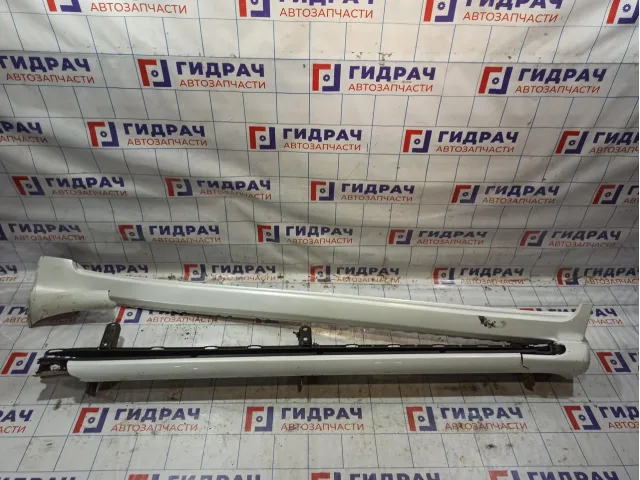 Накладка порога левого Lexus LX570 (J200) 51774-60160-A1