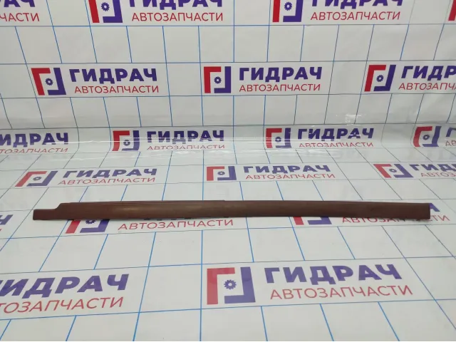 Накладка торпедо правая Lifan Solano B5306820. Потертость.