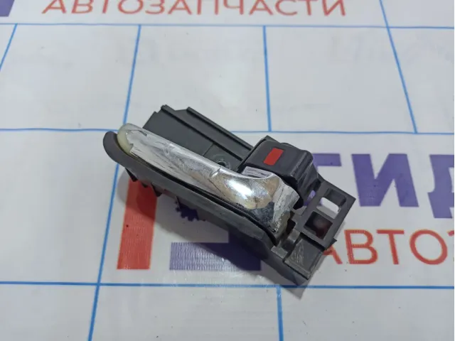 Ручка двери внутренняя правая Lifan Solano B6105400B28. Потертости.