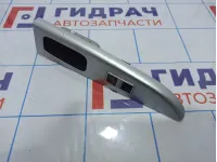 Накладка обшивки двери задней правой с кнопкой стеклоподъемника Lifan Solano .