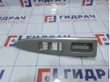 Накладка обшивки двери передней левой Lifan Solano . Потертости.