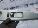 Накладка обшивки двери передней левой Lifan Solano . Потертости.