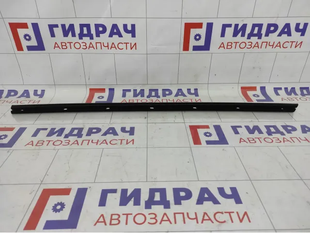 Уплотнитель стекла переднего левого Lifan Solano