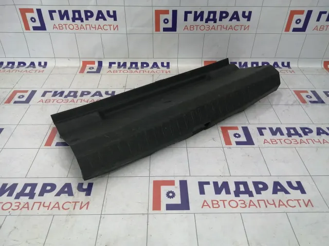 Обшивка багажника на заднюю панель Lifan Solano B5602111