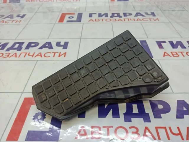 Накладка (кузов внутри) под ногу водителя Lifan Solano B8206000B16