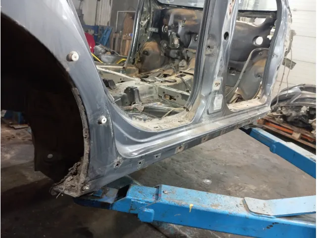 Порог со стойкой правый Lifan X50