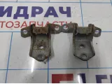 Петля двери передней правой Mazda 6 (GG) . Комплект.