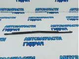 Накладка стекла заднего левого Mazda CX-7 EG21-50-670G. Дефект.