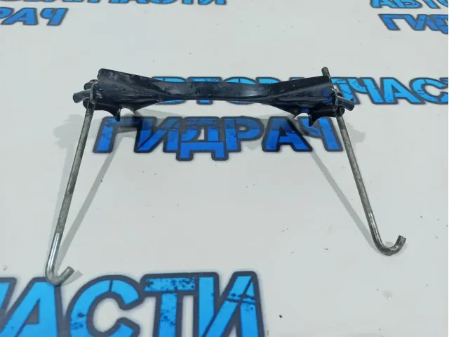 Крепление аккумулятора Mazda CX-7 L206-56-031B.