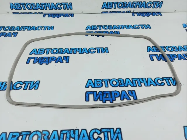 Уплотнитель люка Mazda CX-7.