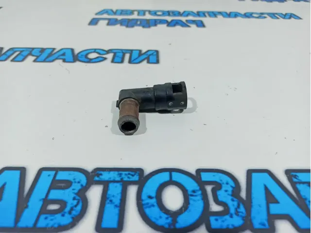 Штуцер водяного шланга Mazda CX-7 BJ1H-61-240A.