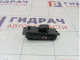 Кнопка стеклоподъемника переднего правого Mazda 3 BS3E66370