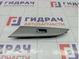 Накладка кнопки стеклоподъемника передней правой Mazda 3 BS3H684L1