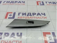 Накладка кнопки стеклоподъемника передней правой Mazda 3 BS3H684L1