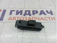 Кнопка стеклоподъемника заднего левого Mazda 3 BS3F66380