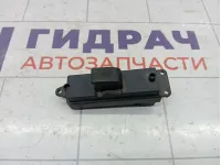 Кнопка стеклоподъемника заднего правого Mazda 3 BS3E66380