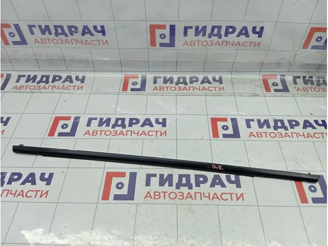 Накладка стекла заднего правого Mazda 3 BP4K72821A