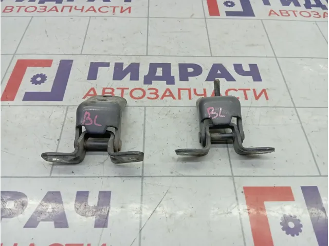 Петли двери задней левой Mazda 3