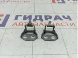 Петли крышки (двери) багажника комплект Mazda 3 D35062210A