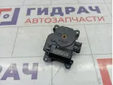 Моторчик заслонки отопителя (печки) Mazda 3 8610000990