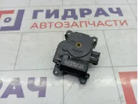 Моторчик заслонки отопителя (печки) Mazda 3 8610000990