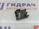 Моторчик заслонки отопителя (печки) Mazda 3