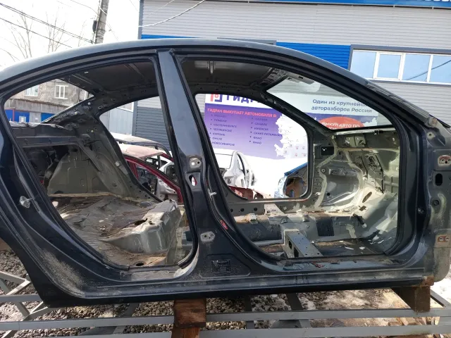 Порог со стойкой правый Mazda 3