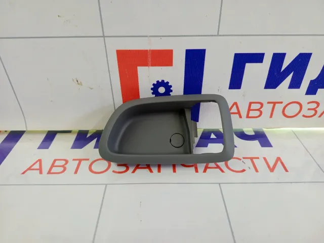 Накладка ручки внутренней задней левой Mazda 3