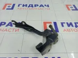 Петля капота правая Mazda 3 BP4K52410B