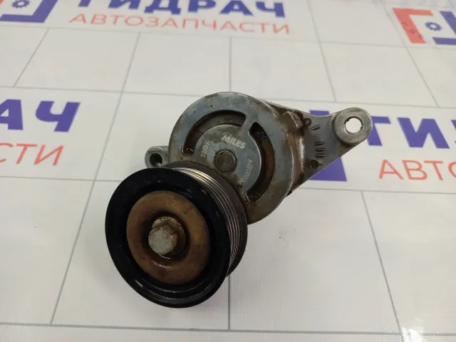 Ролик-натяжитель ремня Mazda 3 AG00030