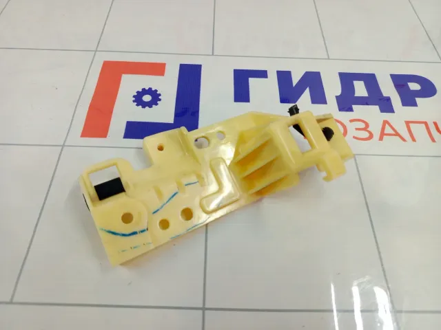 Кронштейн торпедо левый Mazda 3 BP4K60413