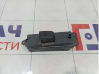 Кнопка стеклоподъемника заднего левого Mazda 3 BS3F66380