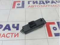 Кнопка стеклоподъемника заднего правого Mazda 3 BS3E66380